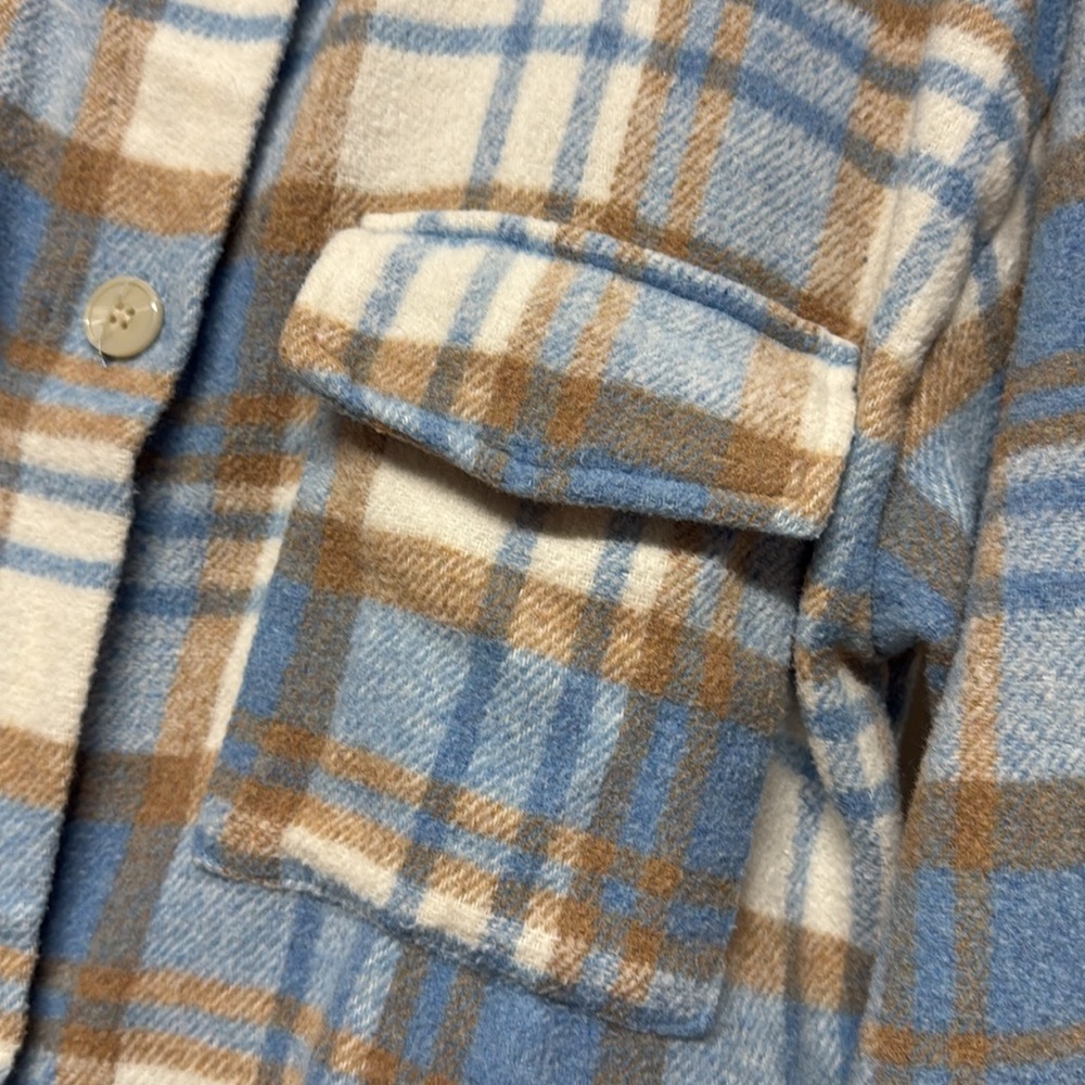Light Blue and tan Brown Plaid Casual Shacket button down shirt size large - Picture 3 of 6